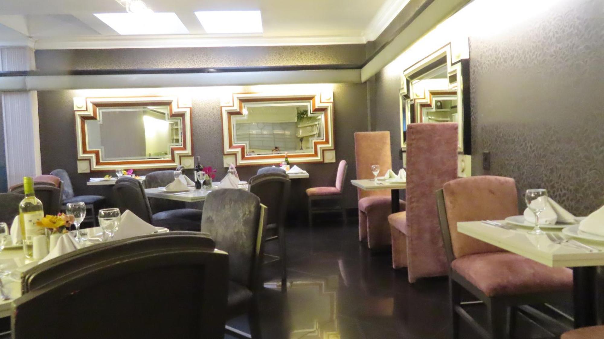 Lancaster House Hotel 4*